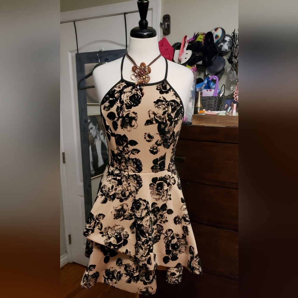 Beautiful floral print mini dress